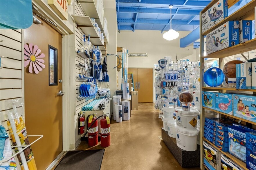 More Photos Of 3684 Tampa Rd, Oldsmar Storefront Retail Office For Sale