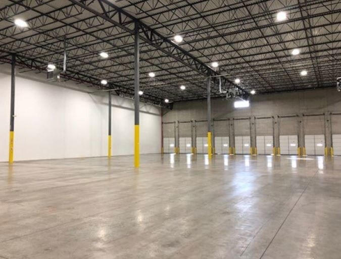 More Photos Of 700 N Rohlwing Rd, Itasca Warehouse For Lease