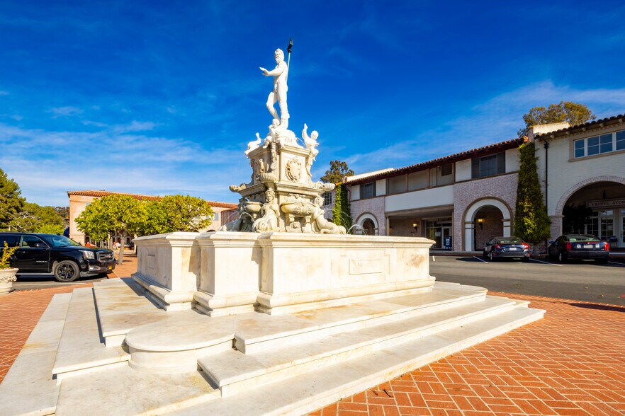 More Photos Of 22 Malaga Cove Plz, Palos Verdes Estates Restaurant For Sale