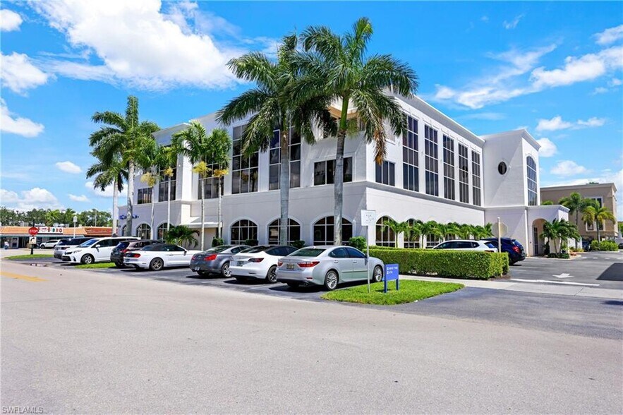 More Photos Of 599 9th St N, Naples Medical For Sale
