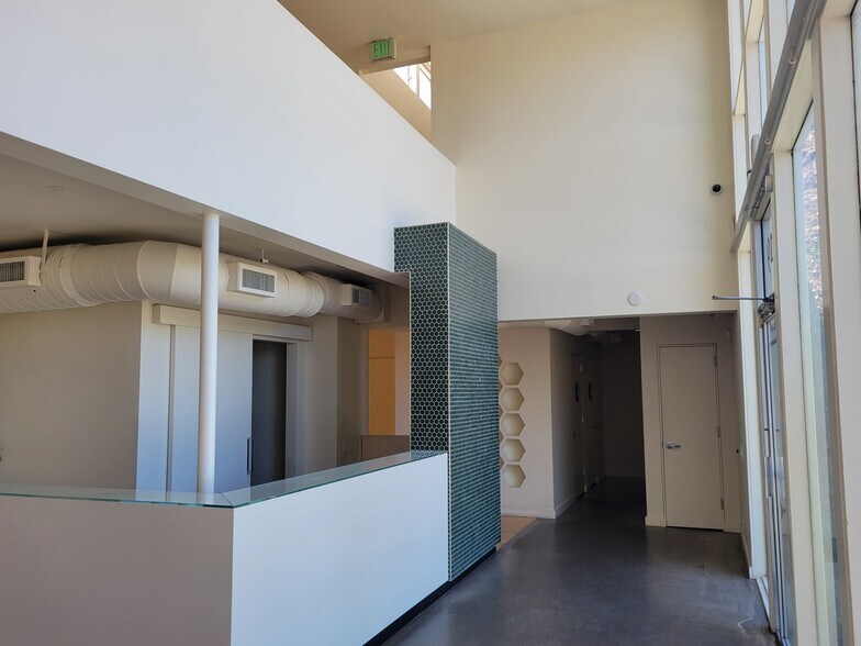 More Photos Of 1919 Mount Diablo Blvd, Walnut Creek Freestanding For Lease