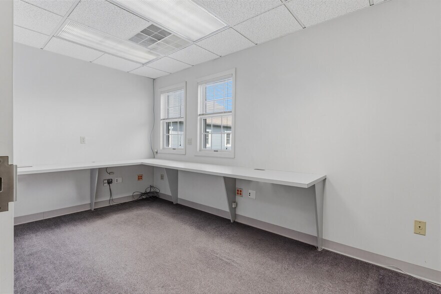 More Photos Of 320 Phillips St, North Kingstown Medical For Sale