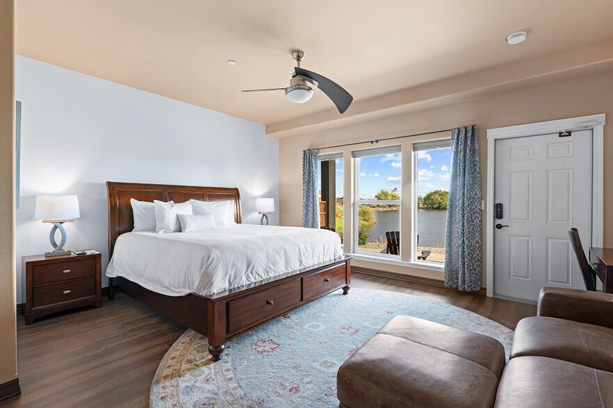 More Photos Of 701 Fountain Blvd, Zillah Hotel For Sale
