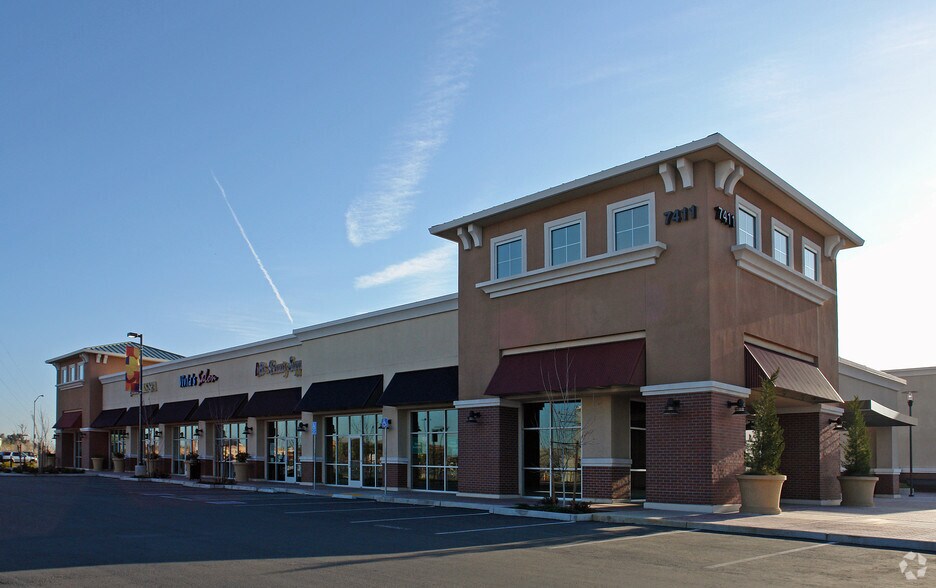 More Photos Of 7431 W Stockton Blvd, Sacramento Freestanding For Lease