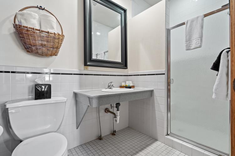 More Photos Of 215 Broadway St, Cottonwood Falls Hotel For Sale