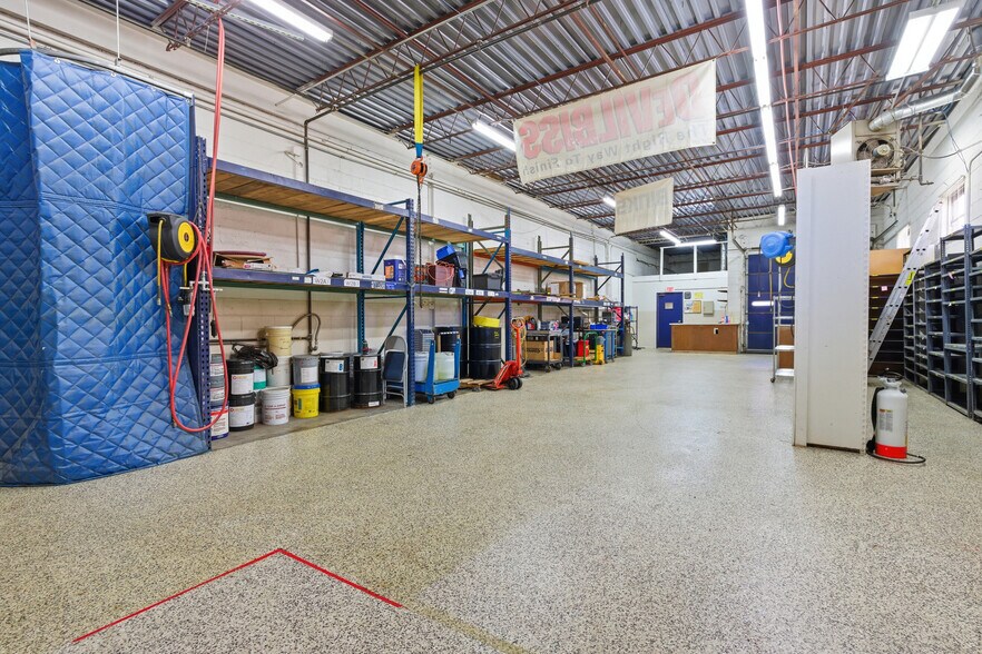 More Photos Of 1425 Louis Ave, Elk Grove Village Flex For Lease