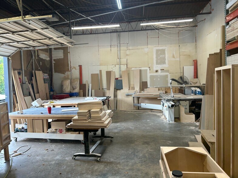 More Photos Of 2734 W Kingsley Rd, Garland Light Distribution For Lease