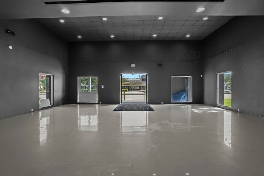 More Photos Of 5401 N Federal Hwy, Fort Lauderdale Freestanding For Sale