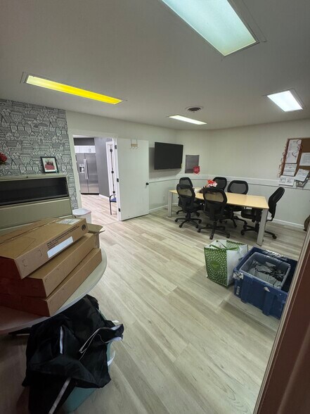 More Photos Of 1824 E Broad St, Columbus Office For Lease
