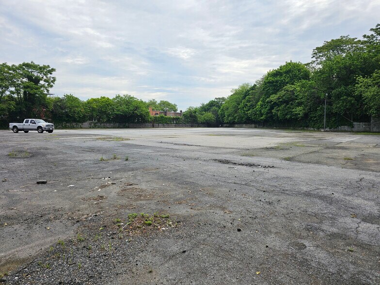 More Photos Of 5381 Kings Hwy, Brooklyn Land For Lease