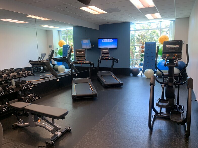 More Photos Of 5901 Priestly Dr, Carlsbad Office For Lease