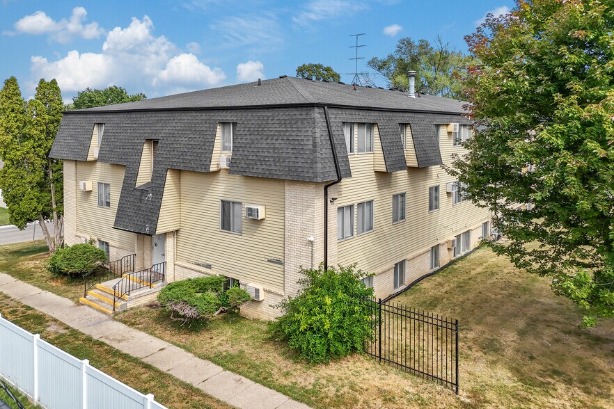 Primary Photo Of 810 Payton Ave, Des Moines Apartments For Sale