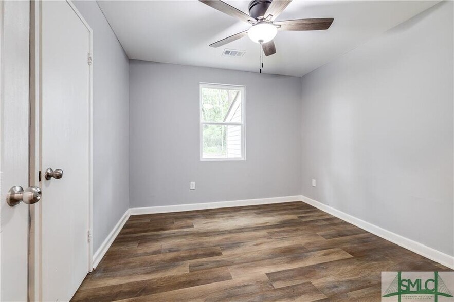 More Photos Of 504 E Montgomery Xrd, Savannah Office Residential For Sale