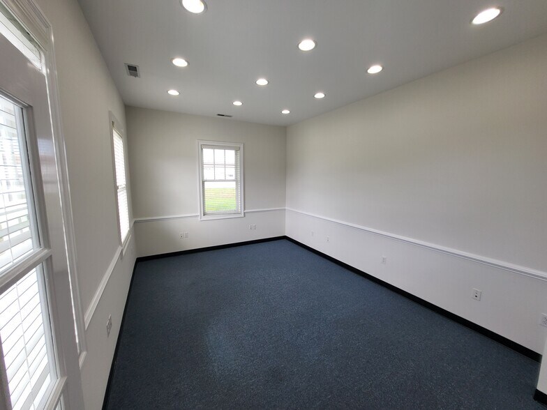 More Photos Of 8626 Brooks Dr, Easton Office For Lease
