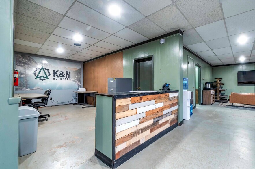 More Photos Of 214 N Highway 18, Chandler General Retail For Sale