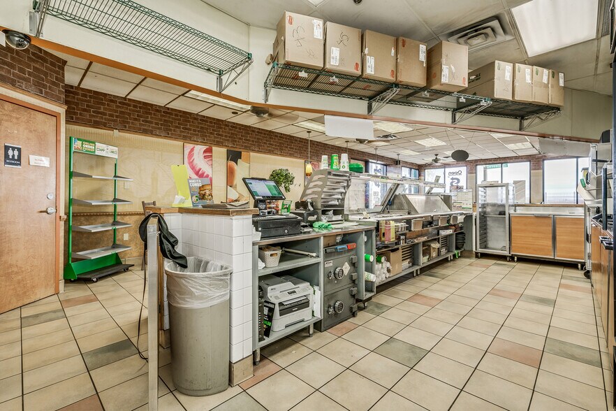 More Photos Of 449 7th St E, Saint Paul Storefront For Sale