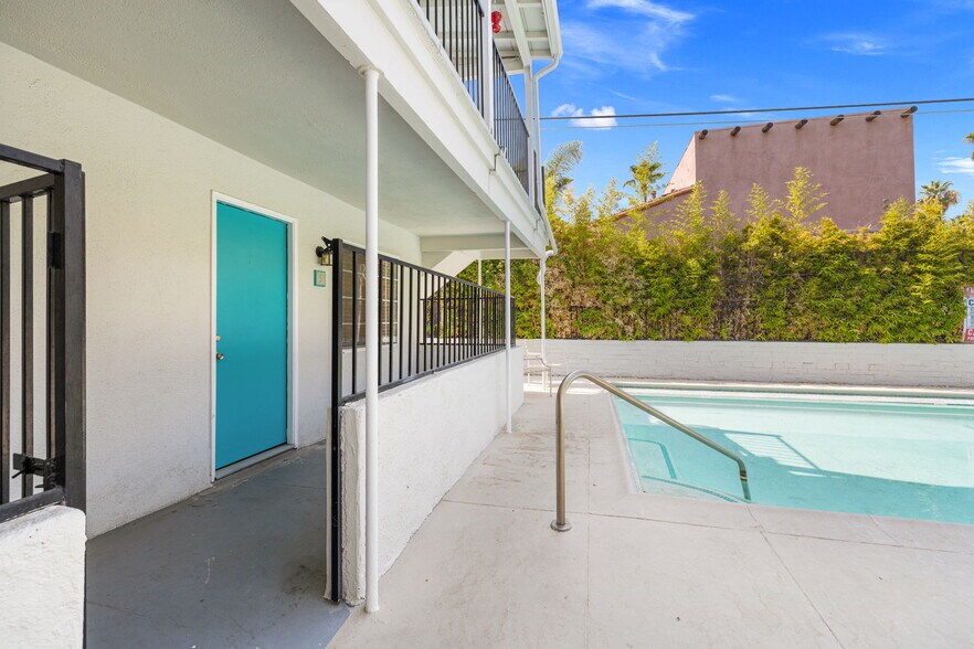More Photos Of 1674 S Via Salida, Palm Springs Apartments For Sale