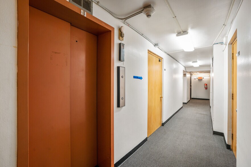 More Photos Of 6032-6040 W Lisbon Ave, Milwaukee Office For Sale