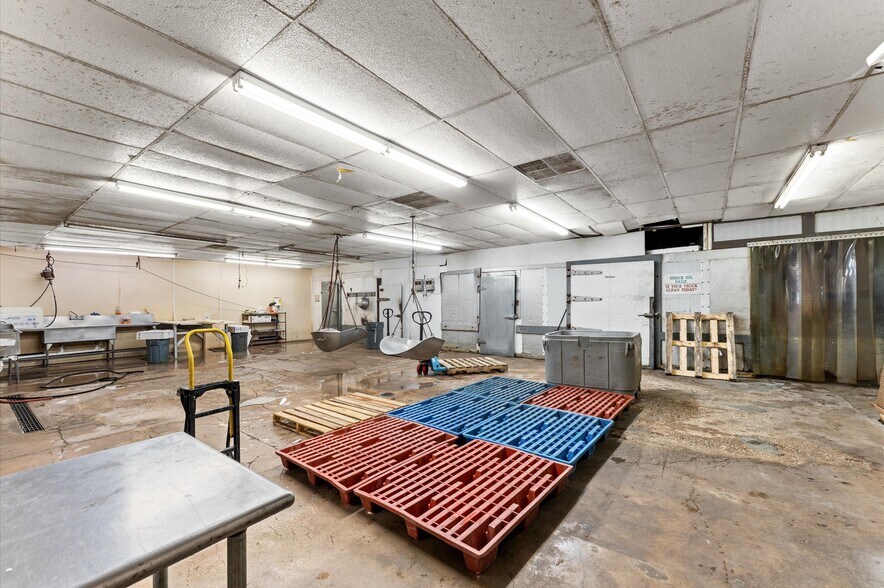 More Photos Of 1440 Cedar Post Ln, Houston Warehouse For Sale