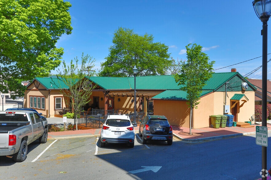More Photos Of 106 Earle St, Clemson Restaurant For Lease
