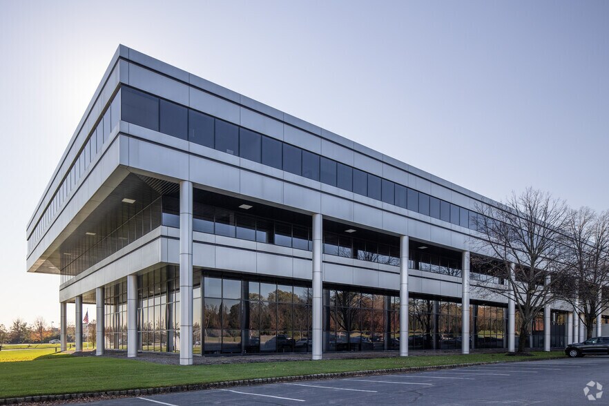 More Photos Of 50 Tice Blvd, Woodcliff Lake Office For Lease