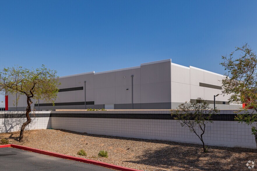 More Photos Of 10760 N 132nd Ave, Surprise Manufacturing For Sale