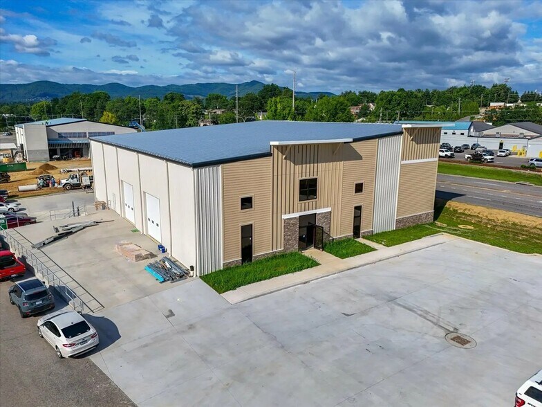 More Photos Of 68 St John rd, Salem Industrial For Lease