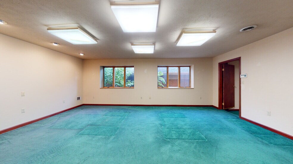 More Photos Of 12249 US Route 30, North Huntingdon Veterinarian Kennel For Sale