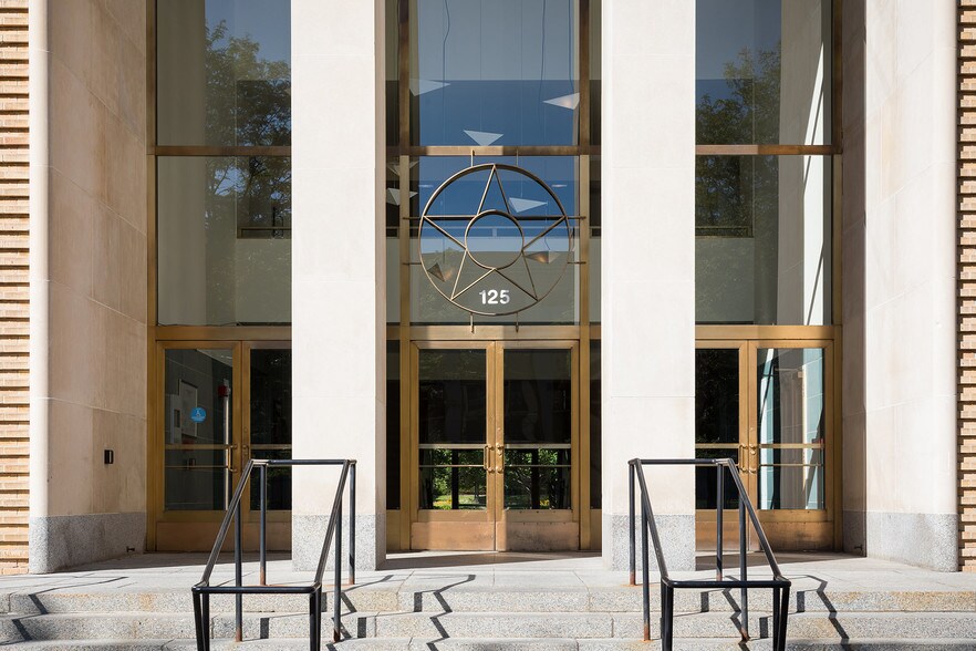 More Photos Of 125 Rampart Way, Denver Unknown For Lease