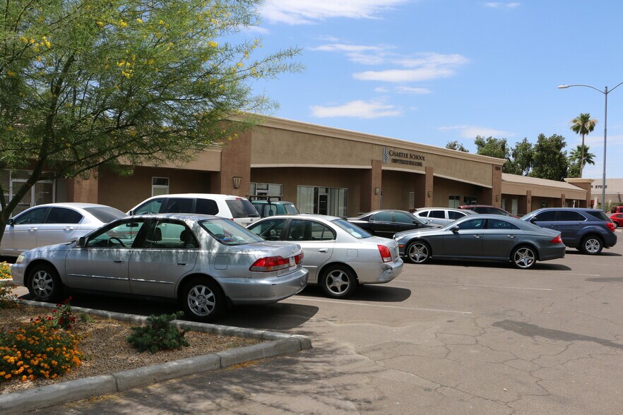 More Photos Of 12814 N 28th Dr, Phoenix General Retail For Lease
