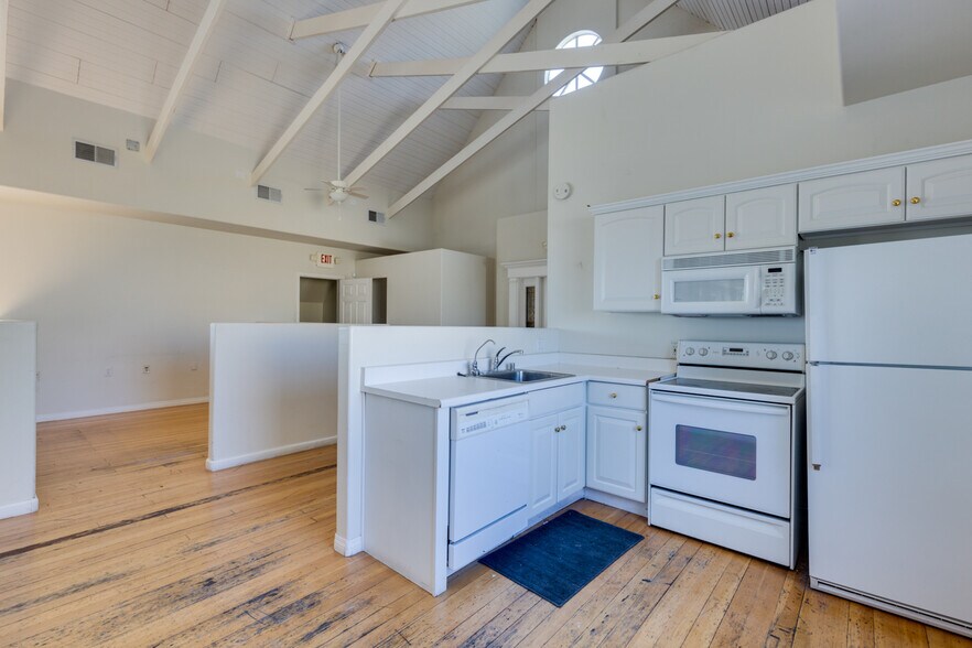 More Photos Of 919 E Bonneville Ave, Las Vegas Office Residential For Sale