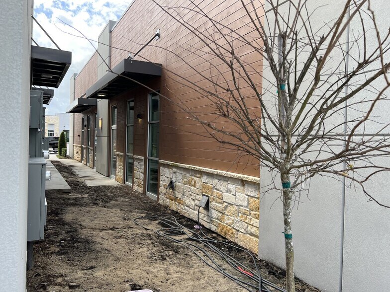 More Photos Of 15815 Shaddock Dr, Winter Garden Office For Lease