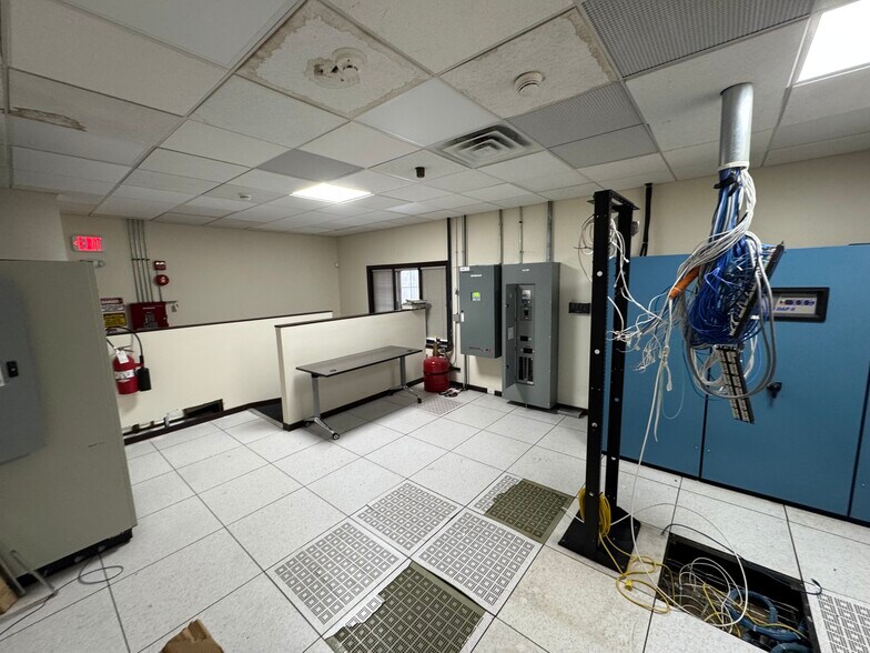 More Photos Of 8140 S Cass Ave, Darien Medical For Sale