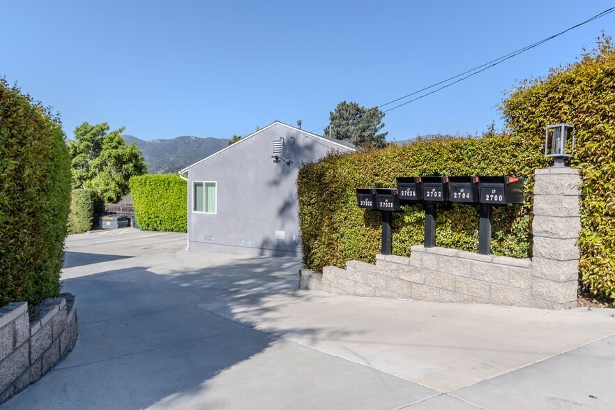 More Photos Of 2700 Prospect Ave, La Crescenta Apartments For Sale