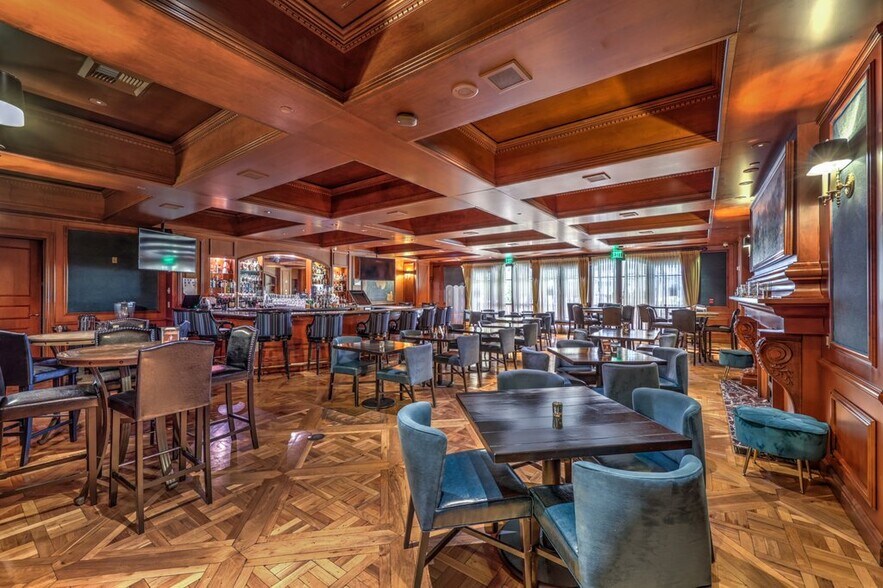 More Photos Of 2827 Paradise Rd, Las Vegas Health Club For Sale