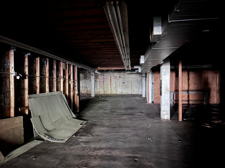 More Photos Of 311 S Main St, Memphis Storefront For Sale