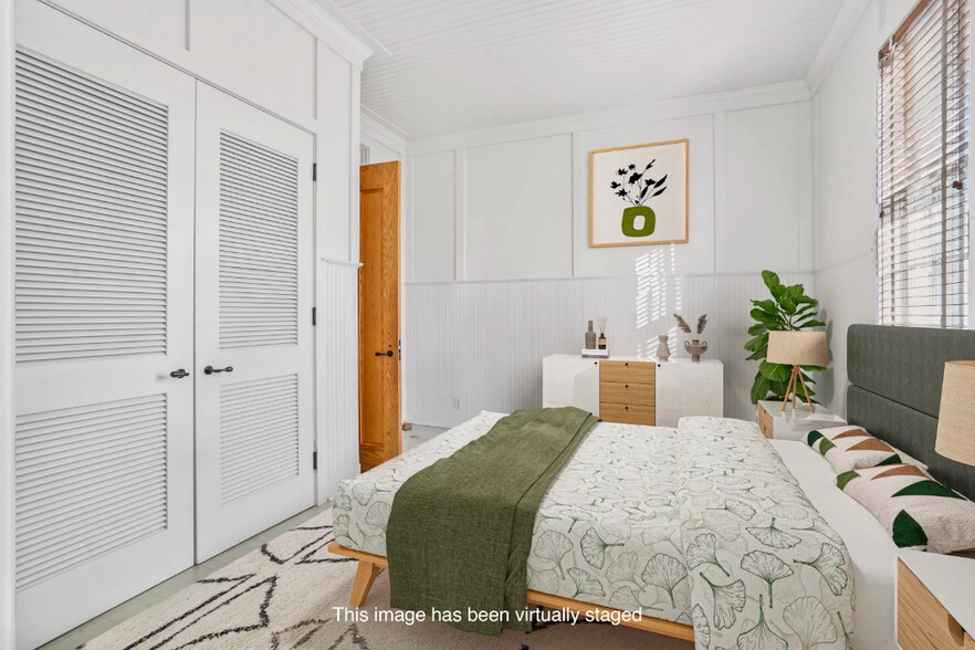 More Photos Of 136 Main St, Amagansett Storefront Retail Office For Sale