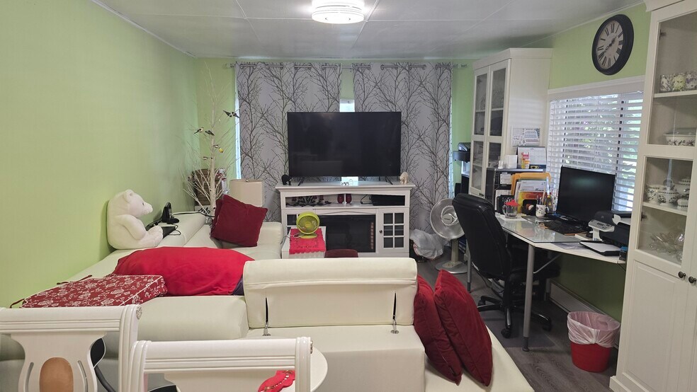 More Photos Of 991 W Frontage Rd, Blue River Trailer Camper Park For Sale