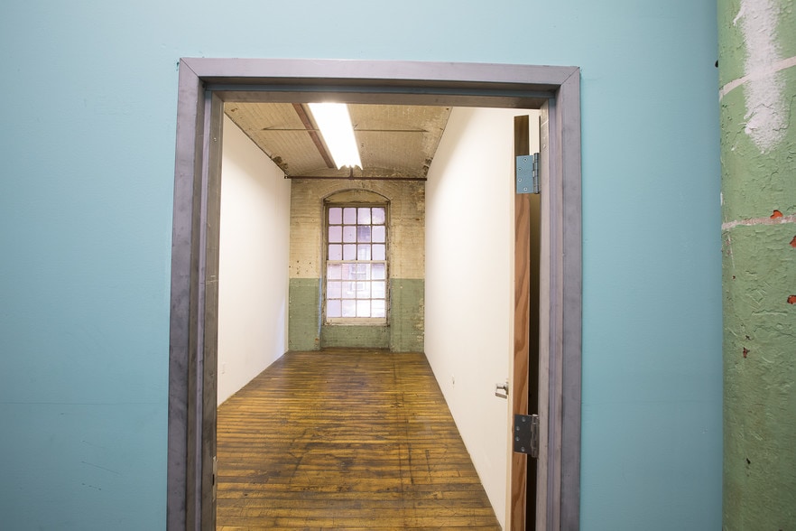 More Photos Of 70 Spruce St, Paterson Warehouse For Sale