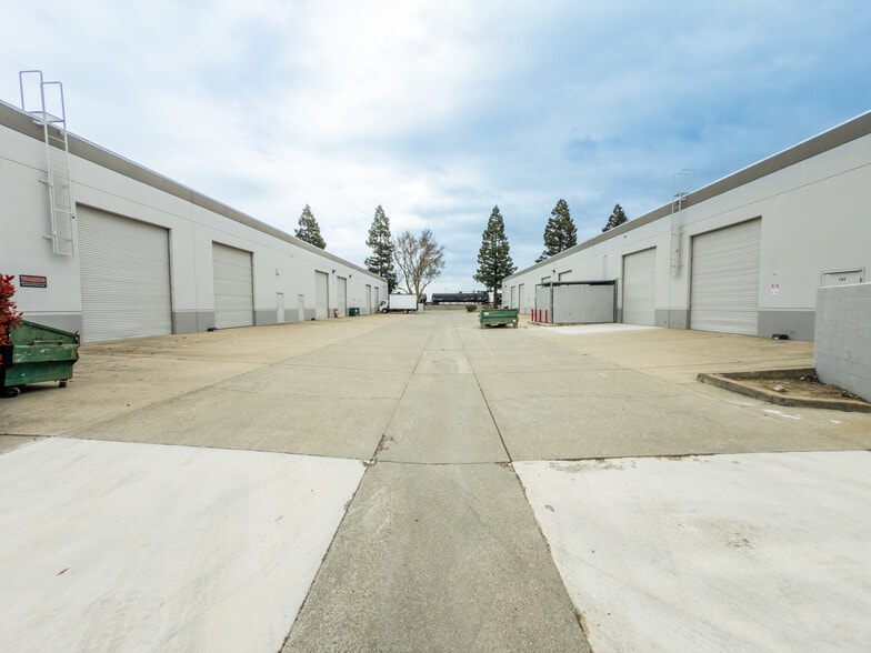 More Photos Of 3380 Industrial Blvd, West Sacramento Unknown For Lease