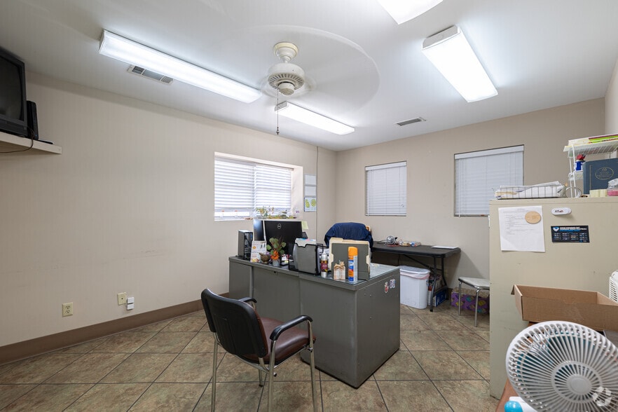 More Photos Of 400 Carver St, Mount Vernon Warehouse For Sale