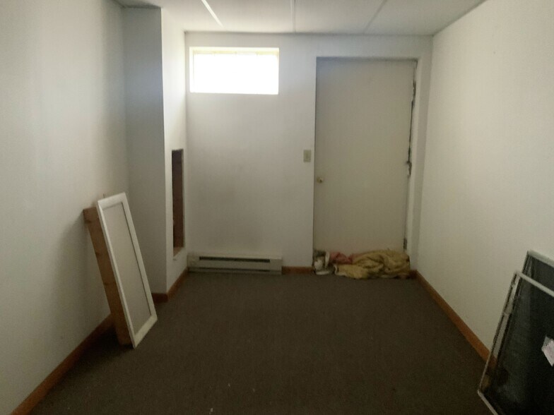 More Photos Of 30 Cecil St NE, Navarre Office Residential For Sale