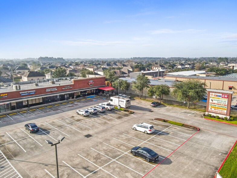 More Photos Of 5324 Atascocita Rd, Humble Storefront For Sale