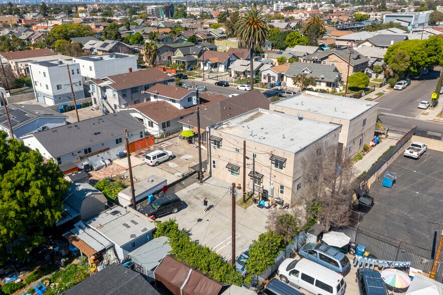 More Photos Of 814-816 1/2 W 47th St, Los Angeles Apartments For Sale