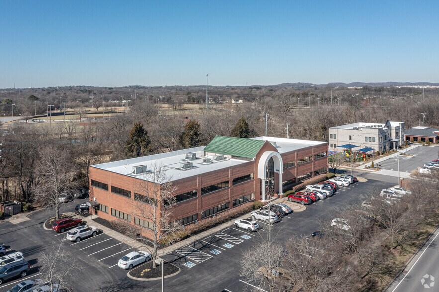 More Photos Of 131 Indian Lake Blvd, Hendersonville Office For Lease