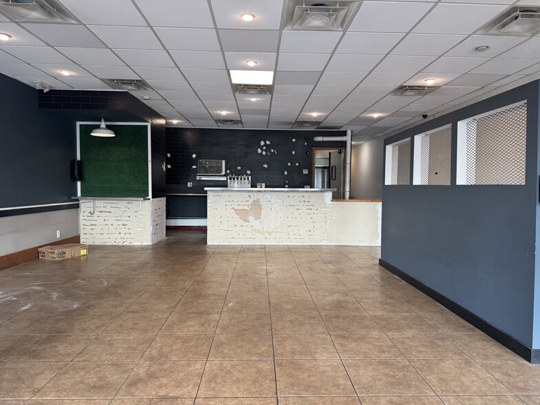 More Photos Of 1920 Tyler St, Hollywood Restaurant For Lease