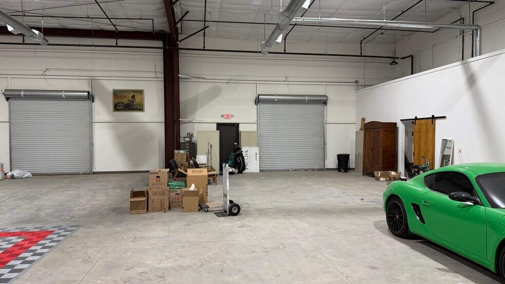 More Photos Of 2433 Tarpley Rd, Carrollton Warehouse For Lease