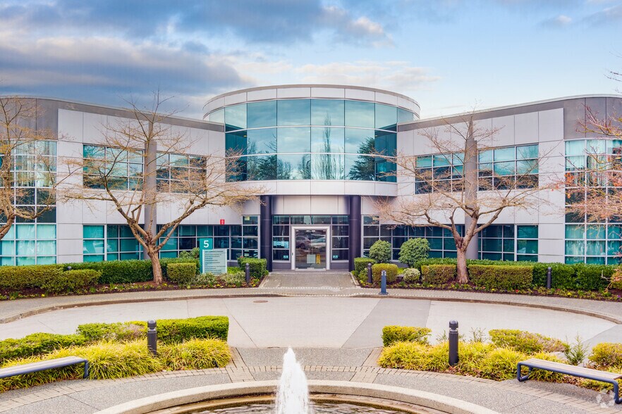 More Photos Of 13571 Commerce Pky, Richmond Office For Lease