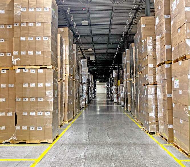 More Photos Of 505 Collins St, Attleboro Warehouse For Lease