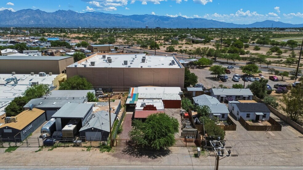 More Photos Of 3835 E Technical Dr, Tucson Warehouse For Lease